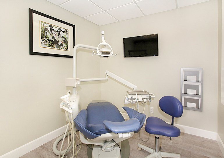 High tech dental treatment room